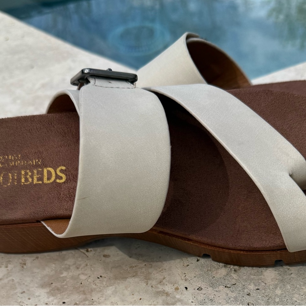 White Mountain Cream and Brown Sandals - Picture 3 of 13